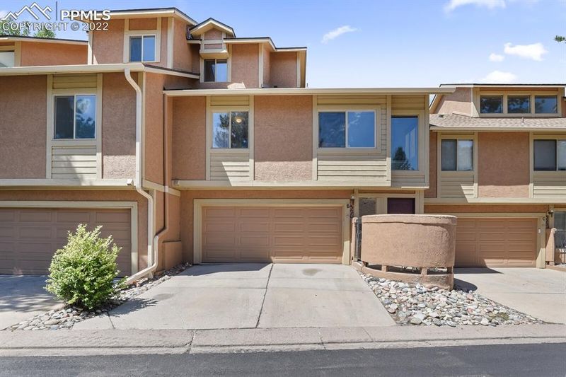 320 Autumn Ridge Cir #B, Colorado Springs, CO 80906