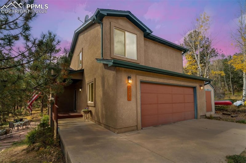 320 Hilton Rd, Manitou Springs, CO 80829