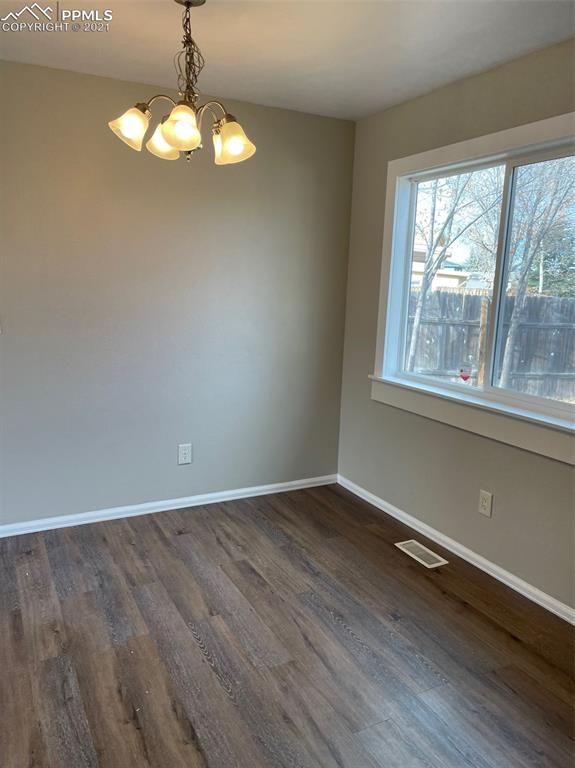 320 Longfellow Dr, Colorado Springs, CO 80910