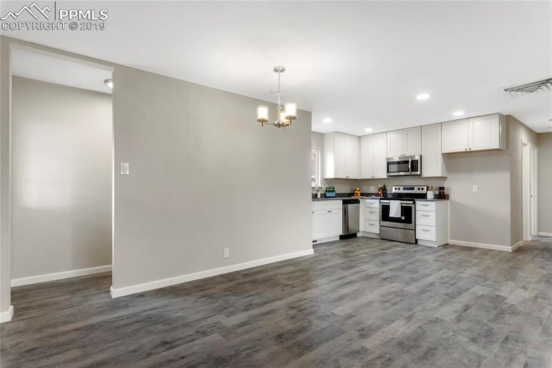 3201 Hollybrook Ln, Pueblo, CO 81005