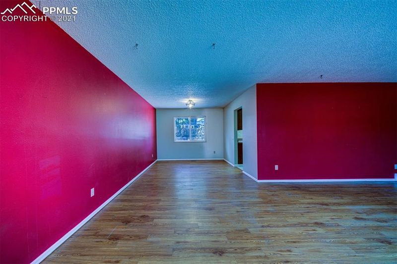 3202 E Oak Creek Dr, Colorado Springs, CO 80906