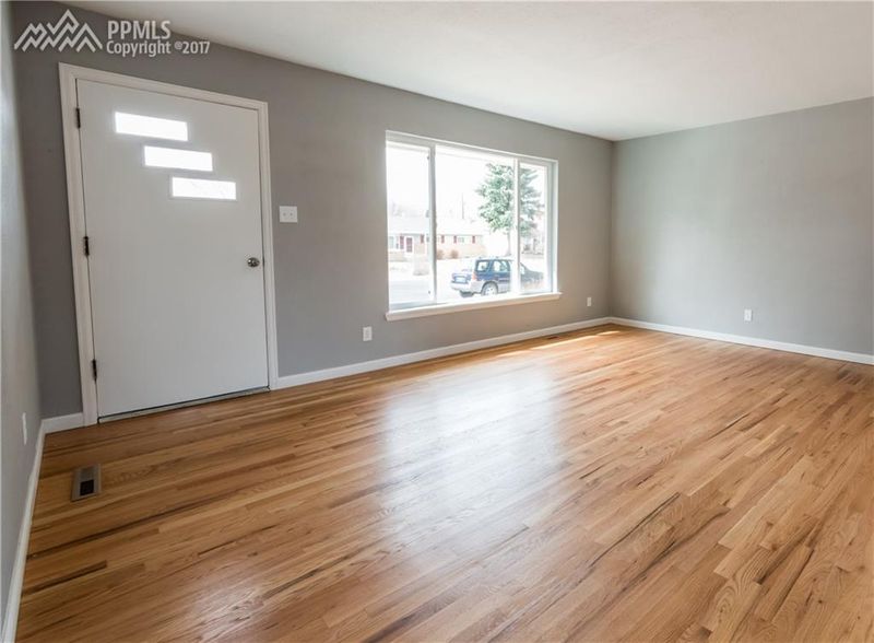 3205 Poinsetta Dr, Colorado Springs, CO 80907