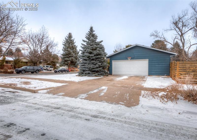 3211 Dent Ave, Colorado Springs, CO 80904