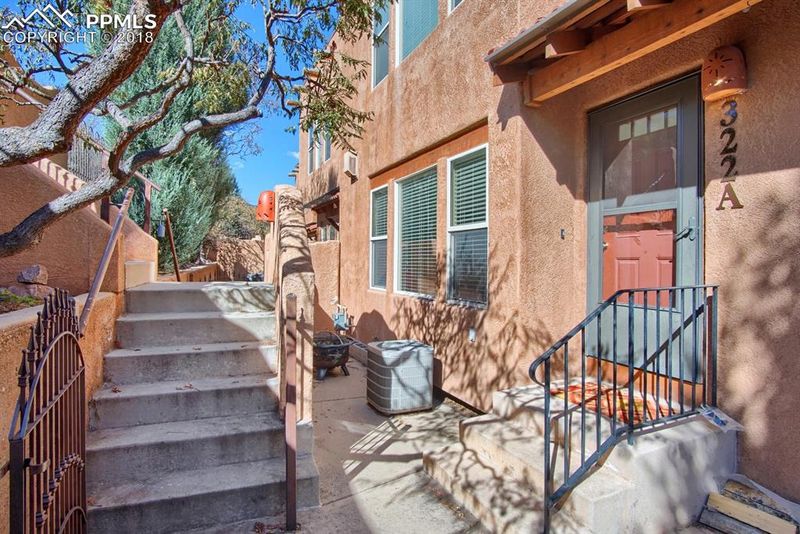 322 Santa Fe Pl #A, Manitou Springs, CO 80829