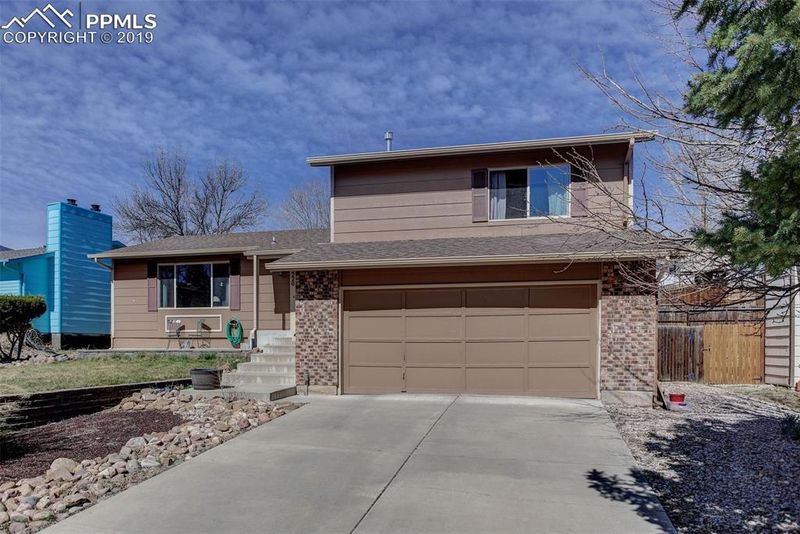 3220 Blue Mountain Way, Colorado Springs, CO 80906
