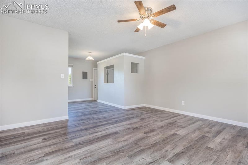 323 Longfellow Dr, Colorado Springs, CO 80910