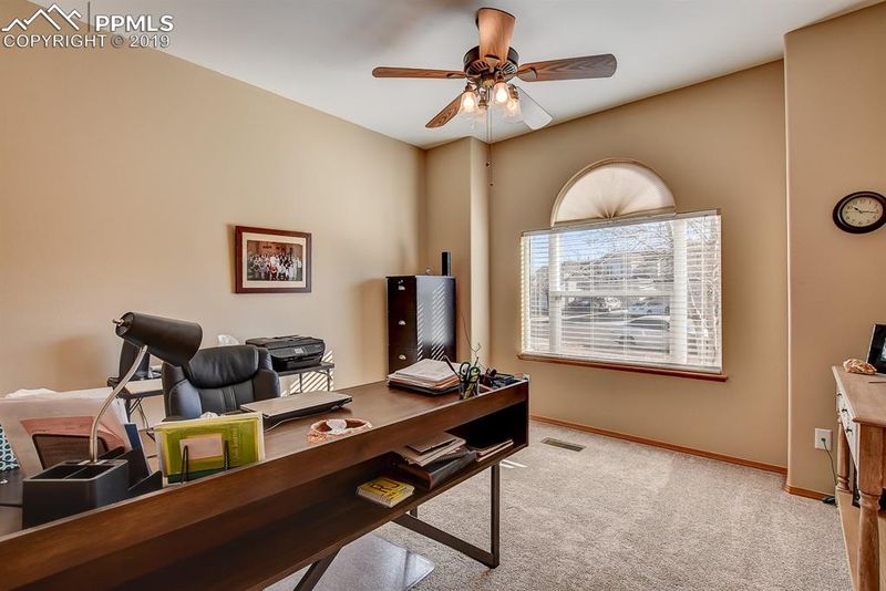 3236 Tail Spin Dr, Colorado Springs, CO 80916