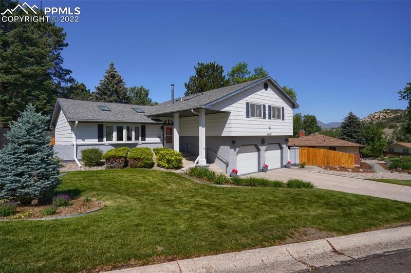 3240 Austin Dr, Colorado Springs, CO 80909