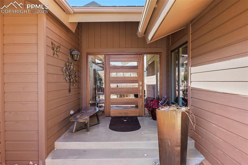 3240 Camels Ridge Ln, Colorado Springs, CO 80904