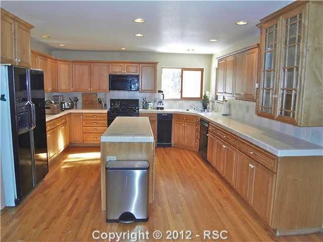 3240 Pinehurst Cir, Colorado Springs, CO 80908