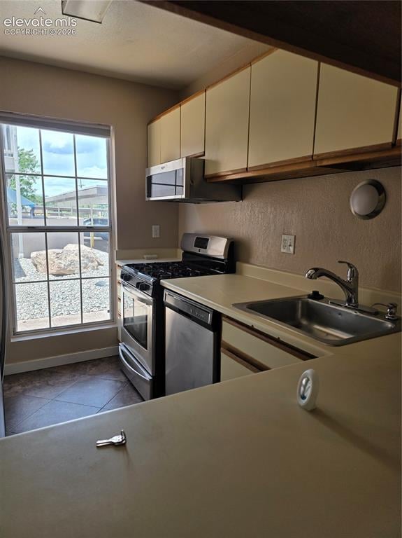 3250 Van Teylingen Dr #H, Colorado Springs, CO 80917