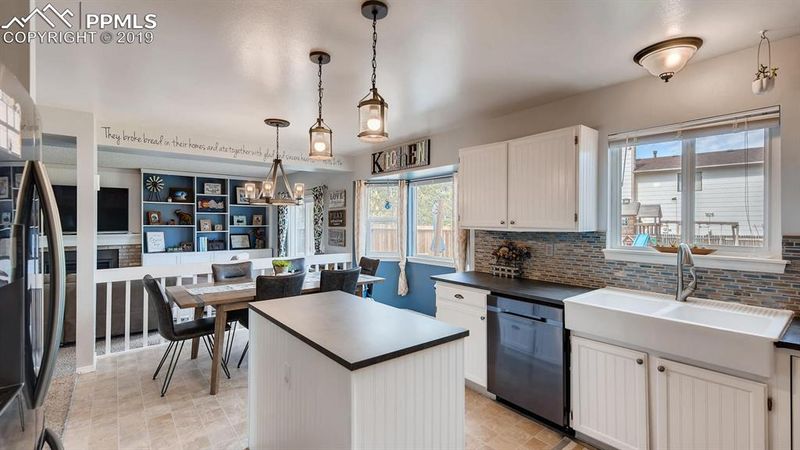 3250 Windjammer Dr, Colorado Springs, CO 80920