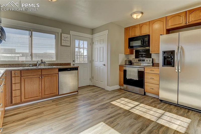 326 Mount View Ln, Fountain, CO 80817