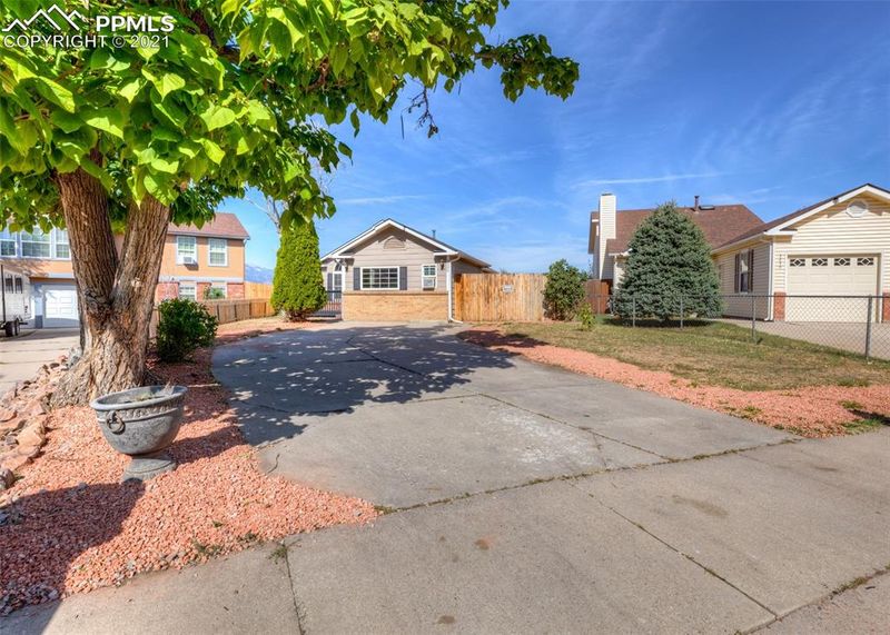 3260 Simmelink Loop, Colorado Springs, CO 80916