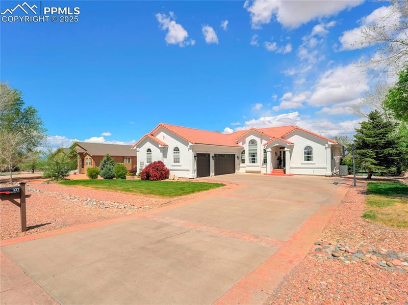 327 W Hahns Peak Ave, Pueblo West, CO 81007