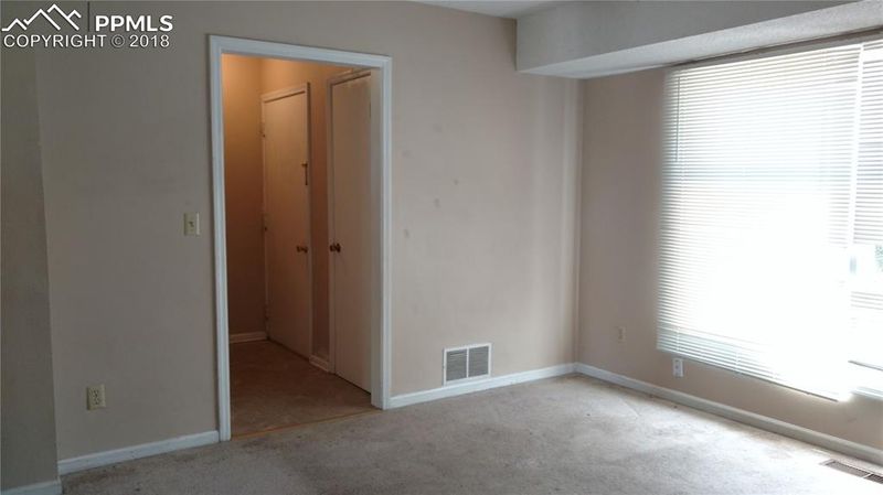 327 Raspberry Ln, Monument, CO 80132