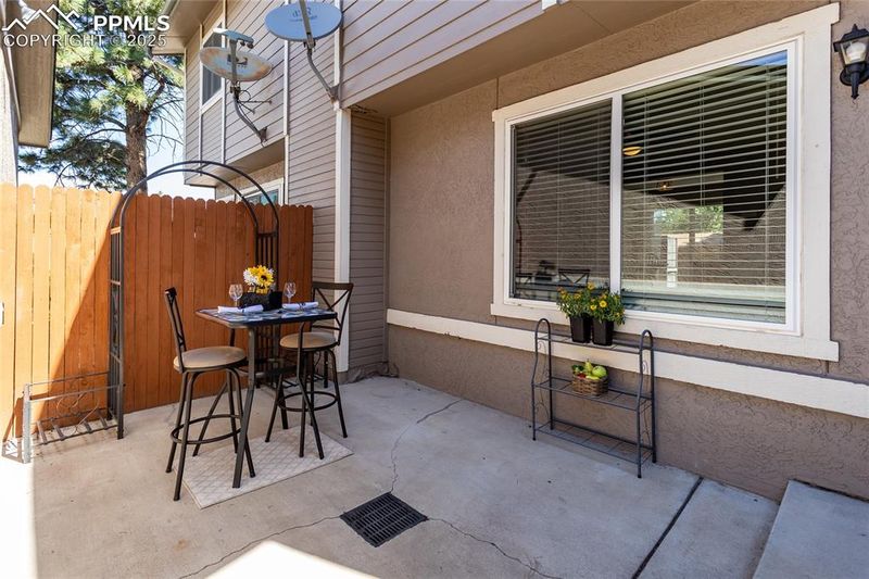 3273 Hearthridge Cir, Colorado Springs, CO 80918