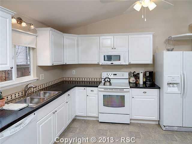 3276 Bell Mountain Dr, Colorado Springs, CO 80918