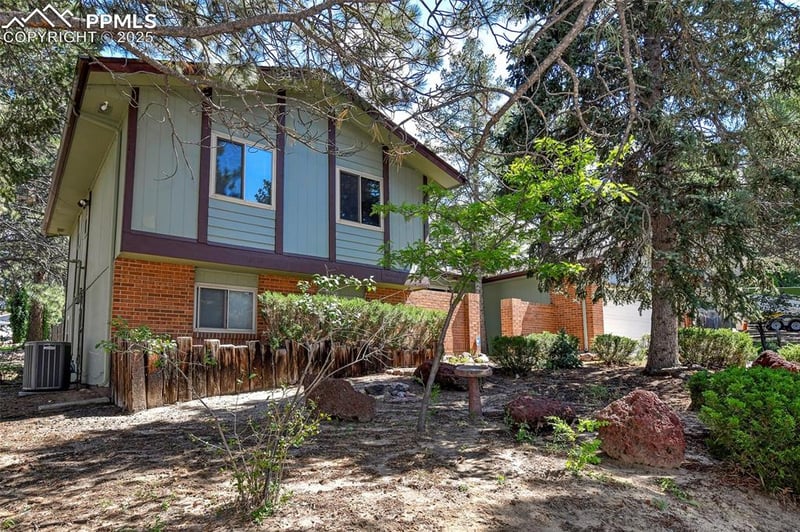 3287 Squaw Valley Dr, Colorado Springs, CO 80918