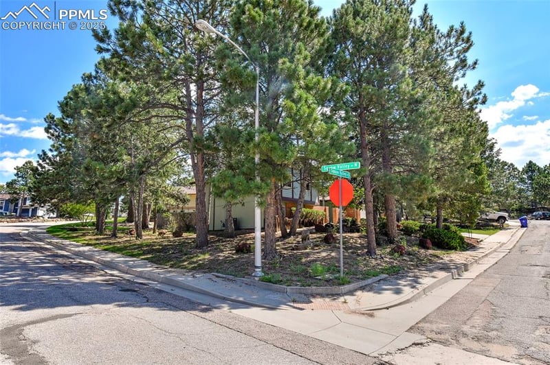 3287 Squaw Valley Dr, Colorado Springs, CO 80918