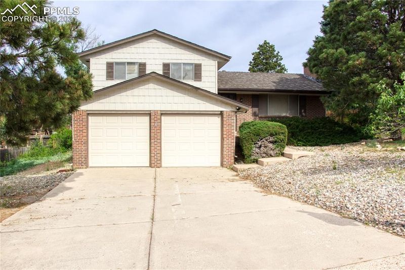 3290 Cortina Dr, Colorado Springs, CO 80918