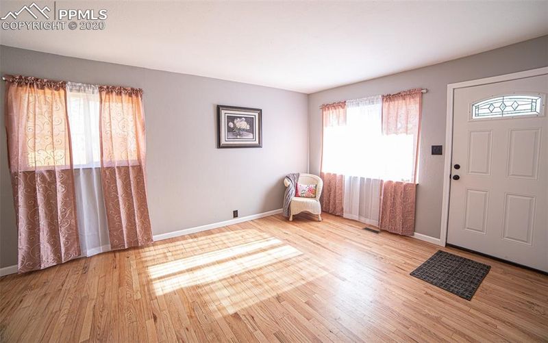 33 Easy St, Colorado Springs, CO 80911
