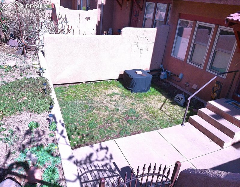 330 Santa Fe Pl #B, Manitou Springs, CO 80829