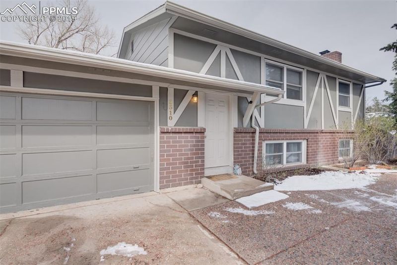 3310 Oro Blanco Dr, Colorado Springs, CO 80917