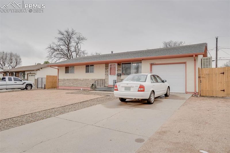 3318 Canterbury Ln, Pueblo, CO 81005