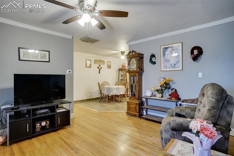 3318 Canterbury Ln, Pueblo, CO 81005