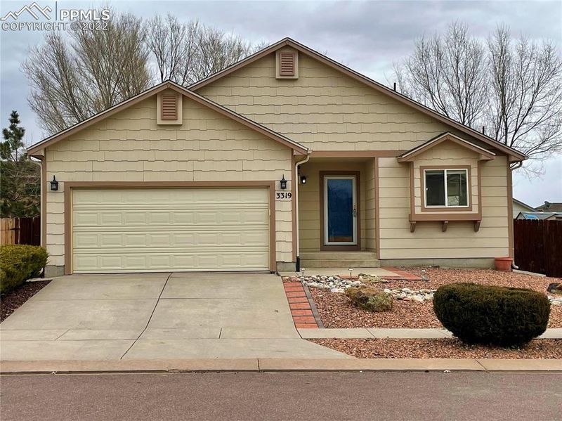 3319 Osprey Ridge Dr, Colorado Springs, CO 80916