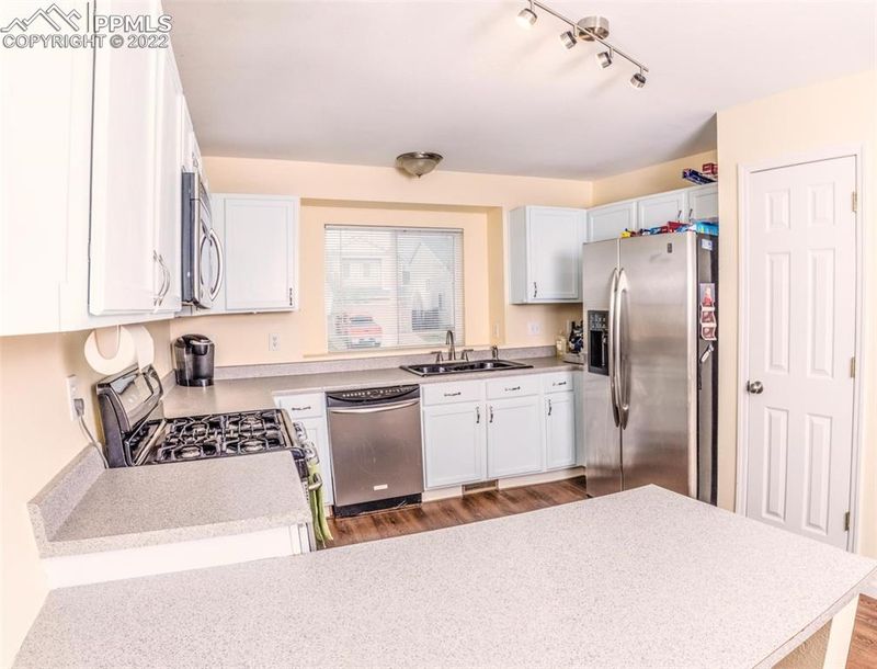 3319 Osprey Ridge Dr, Colorado Springs, CO 80916