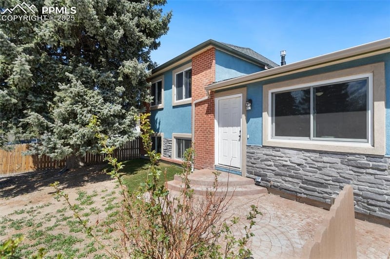 332 Longfellow Dr, Colorado Springs, CO 80910