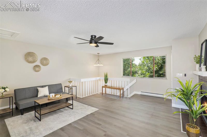 332 Mount View Ln, Colorado Springs, CO 80907