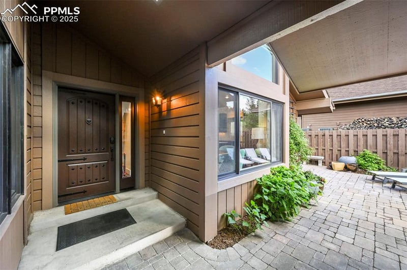 3320 Camels Ridge Ln, Colorado Springs, CO 80904