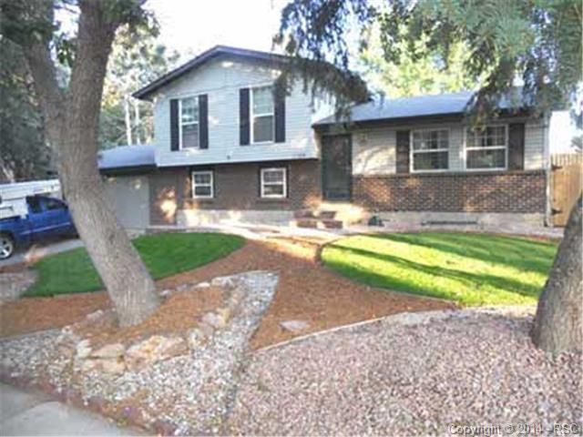 3326 E Parade Cir, Colorado Springs, CO 80917