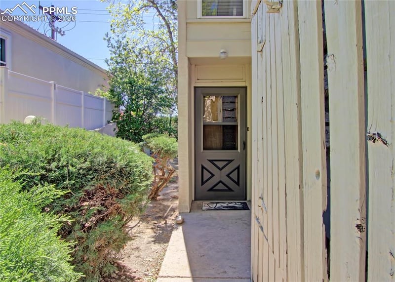 3330 Templeton Gap Rd #8, Colorado Springs, CO 80907