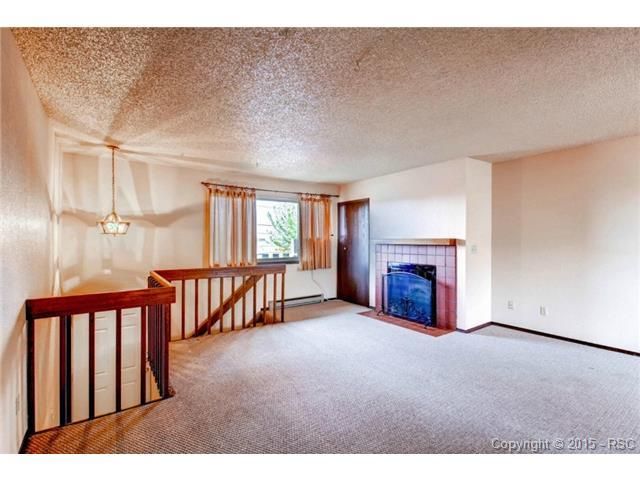 334 Mount View Ln, Colorado Springs, CO 80907