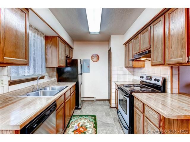 334 Mount View Ln, Colorado Springs, CO 80907
