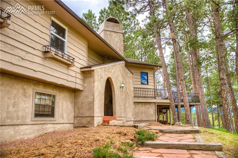 335 Meadowbrook Ln, Monument, CO 80132