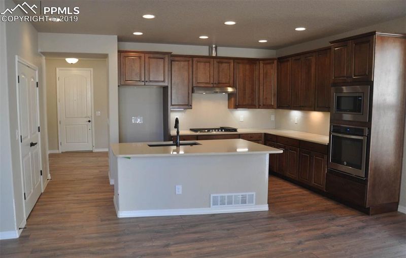 3356 Redcoat Ln, Colorado Springs, CO 80920
