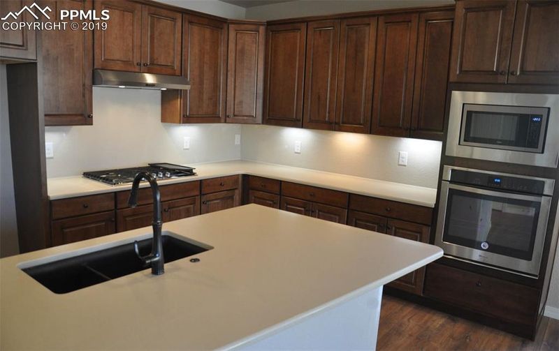 3356 Redcoat Ln, Colorado Springs, CO 80920