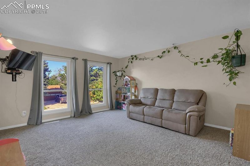 3370 El Canto Dr, Colorado Springs, CO 80918
