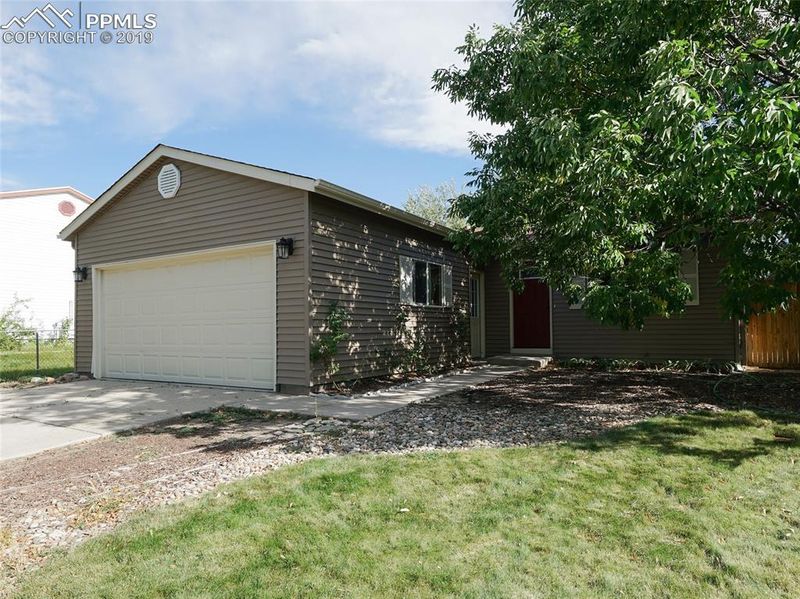 3383 Foxridge Dr, Colorado Springs, CO 80916