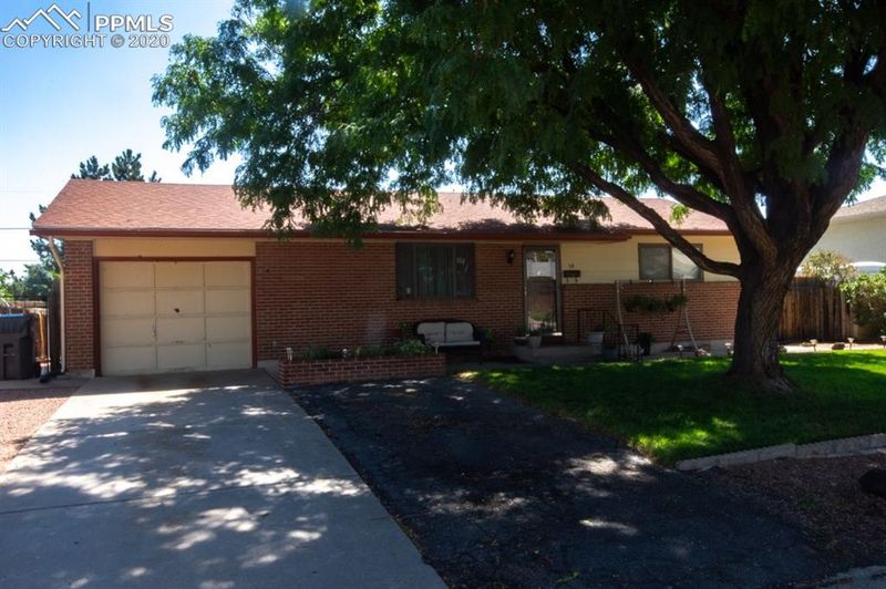 34 Fordham Cir, Pueblo, CO 81005
