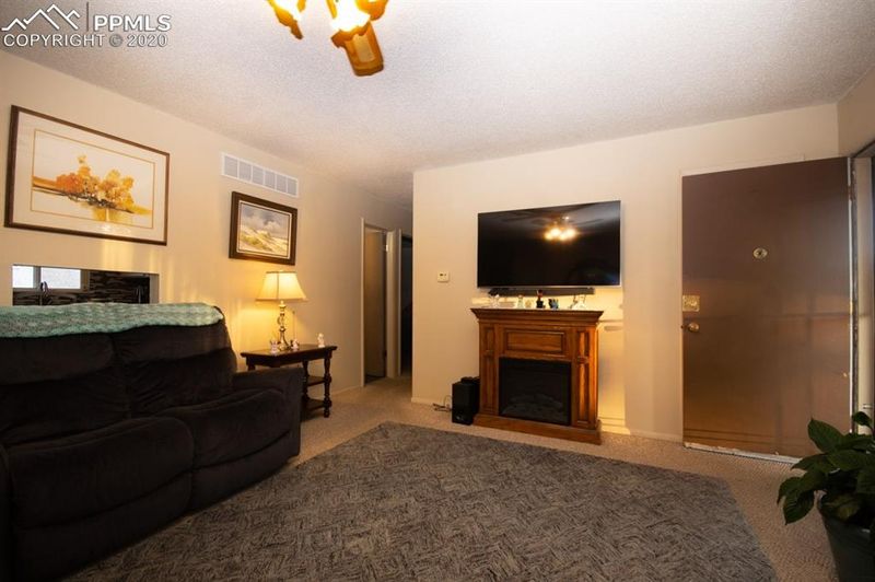 34 Fordham Cir, Pueblo, CO 81005