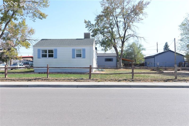 3401 S Quivas St, Englewood, CO 80110