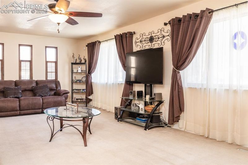3402 Walnut Ln, Pueblo, CO 81005