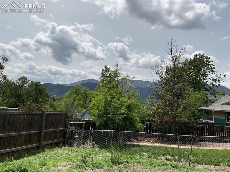 3410 Pikes Peak Ave, Colorado Springs, CO 80904