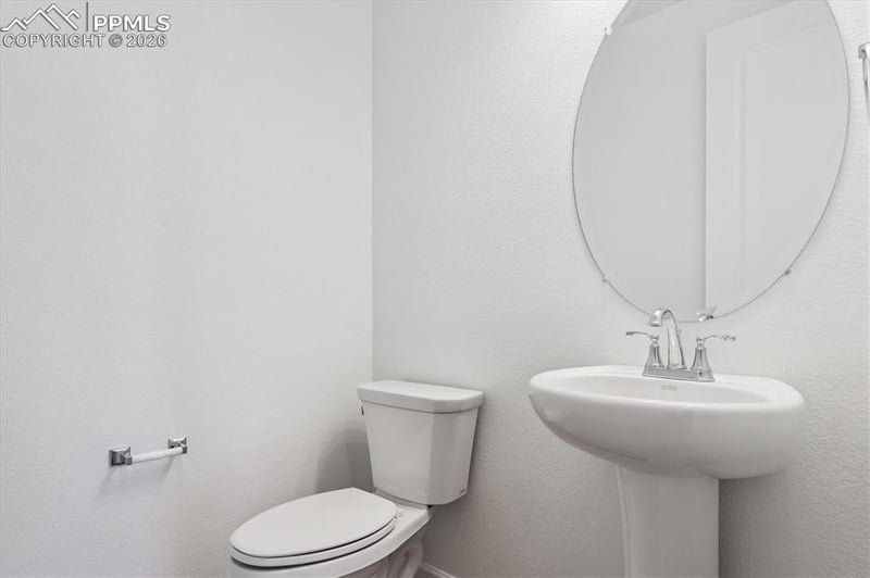 3414 Bella Notte Dr, Pueblo, CO 81001